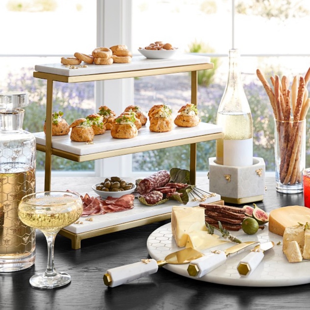 William Sonoma Honeycomb 4-tiered stand 🍯